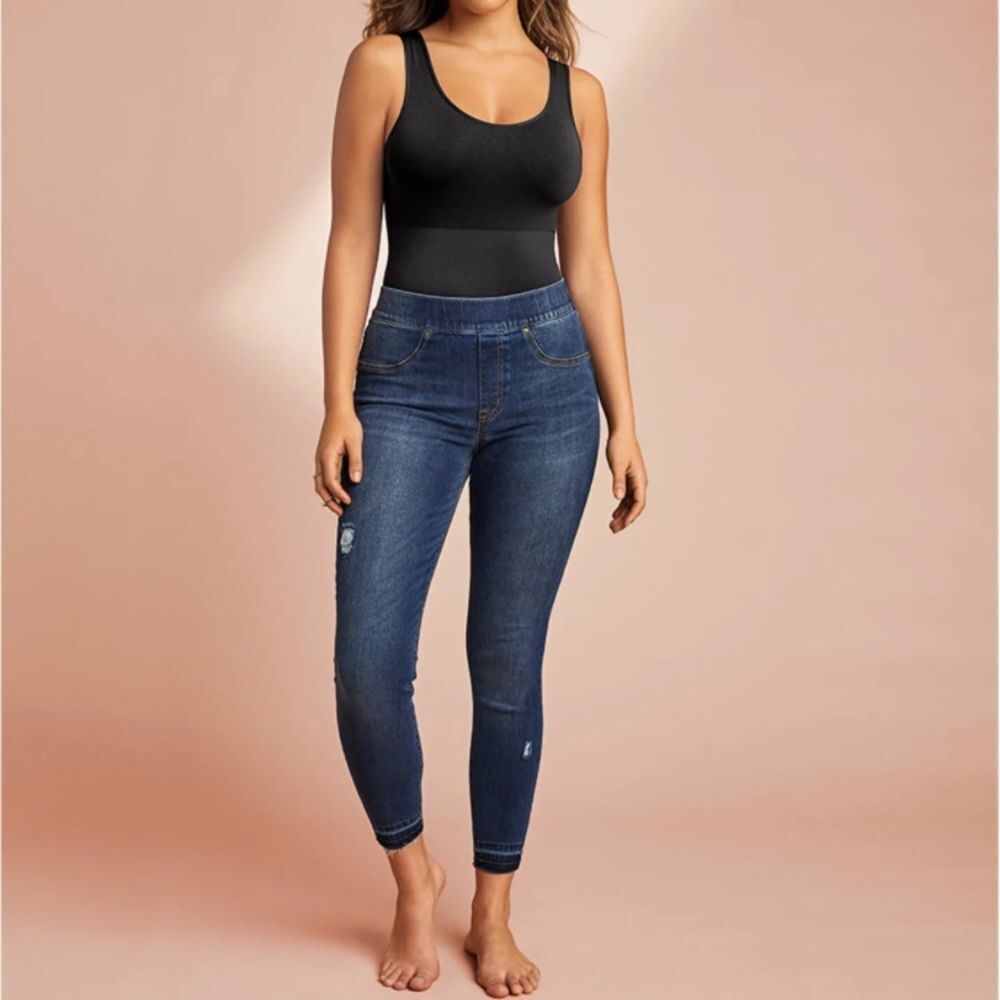 NWT SPANX Distressed Denim Stretch Ankle Skinny Jeans in Medium Wash size S